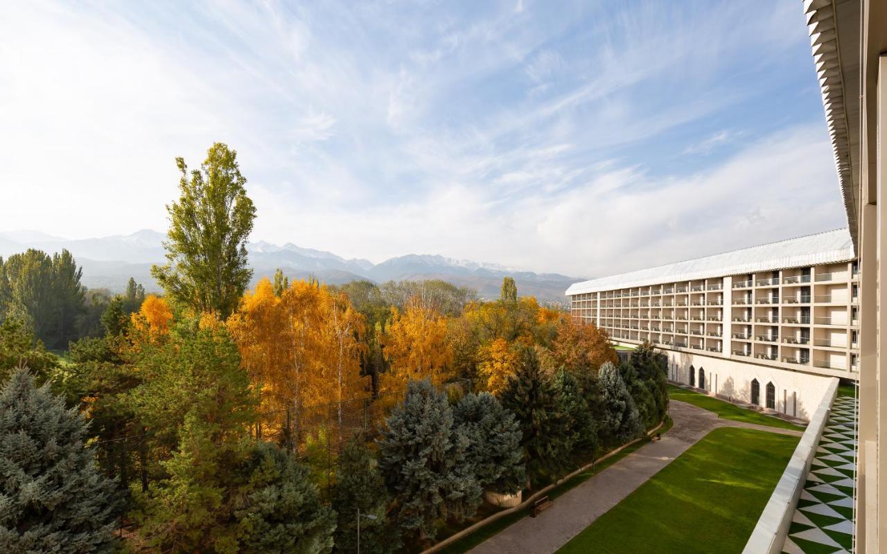 Swissôtel Wellness Resort Alatau Almaty Exterior foto The hotel