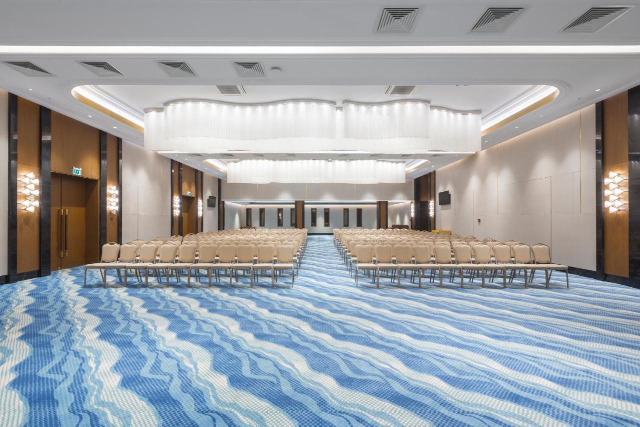 Swissôtel Wellness Resort Alatau Almaty Exterior foto The ballroom