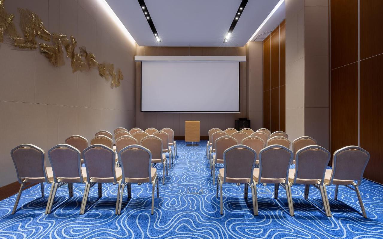 Swissôtel Wellness Resort Alatau Almaty Exterior foto Meeting room