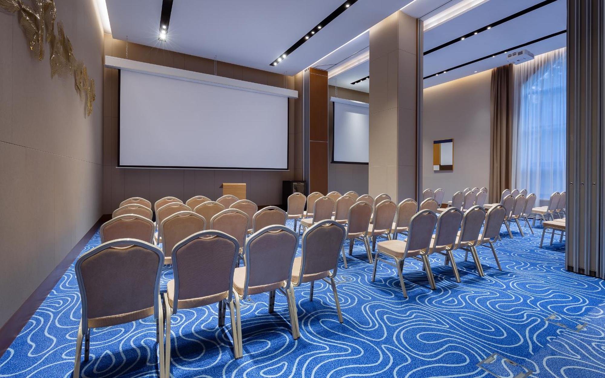 Swissôtel Wellness Resort Alatau Almaty Exterior foto Meeting room