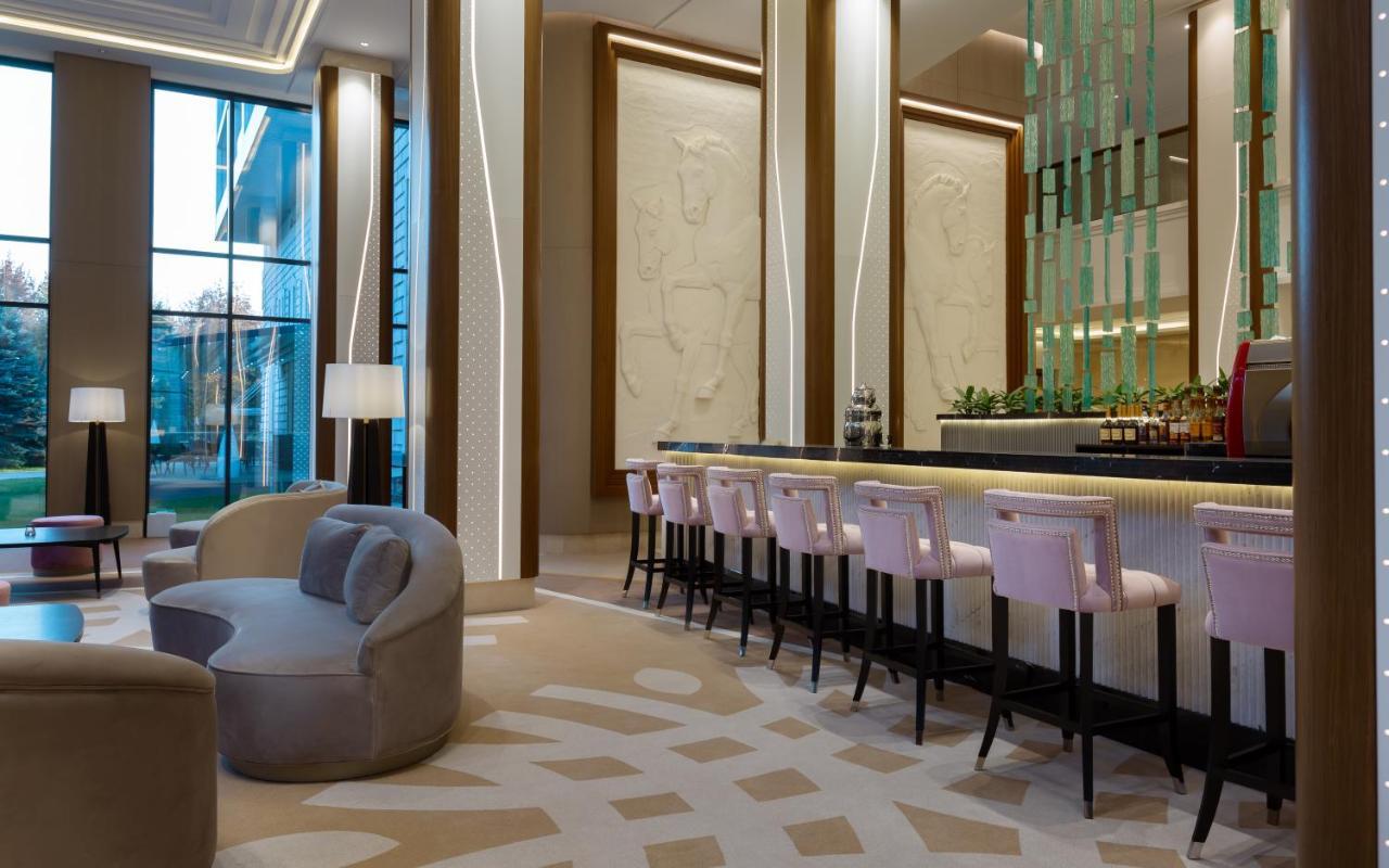 Swissôtel Wellness Resort Alatau Almaty Exterior foto The bar at the hotel